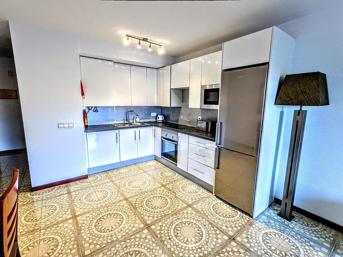 Luxury Newly Refurbished Modern Apartment With Stunning Mountain Views - Xmas And Ny 2025-2026 Now Booking Σαν Μιγκέλ ντε Αμπόνα Εξωτερικό φωτογραφία