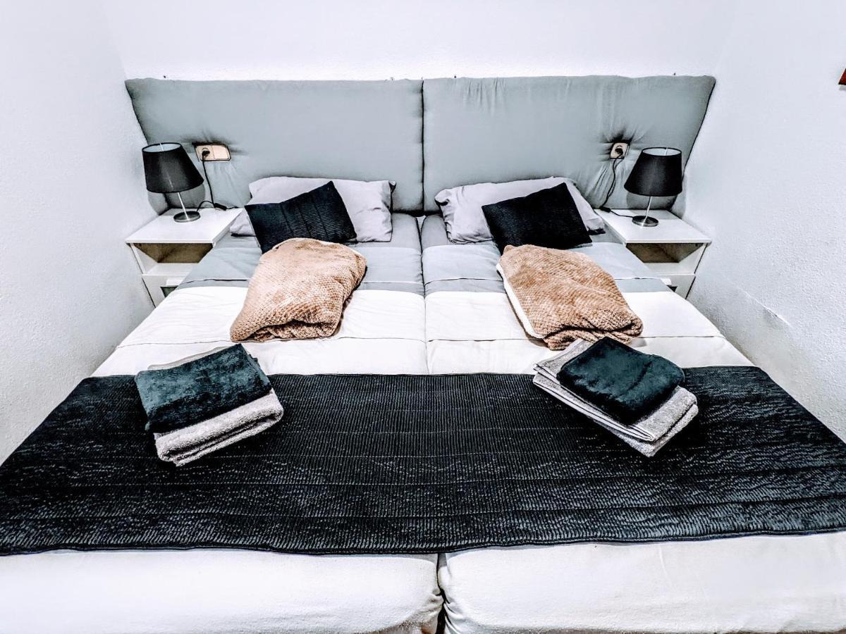Luxury Newly Refurbished Modern Apartment With Stunning Mountain Views - Xmas And Ny 2025-2026 Now Booking Σαν Μιγκέλ ντε Αμπόνα Εξωτερικό φωτογραφία
